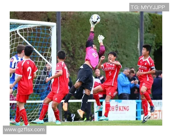 上海足球队的精神探索与战术解析:揭开足球巨献的神秘面纱 上海足球队的精神探索与战术解析:揭开足球巨献的神秘面纱