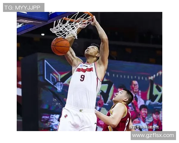 重庆篮球队以92分领跑精英赛积分榜展现强劲实力 重庆篮球队以92分领跑精英赛积分榜展现强劲实力